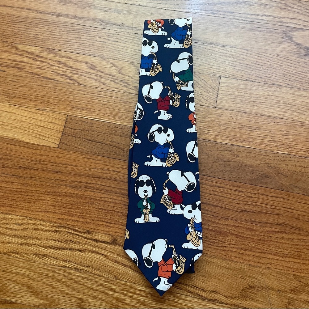 Peanuts Sax Appeal  Snoopy Cartoon Print Tie